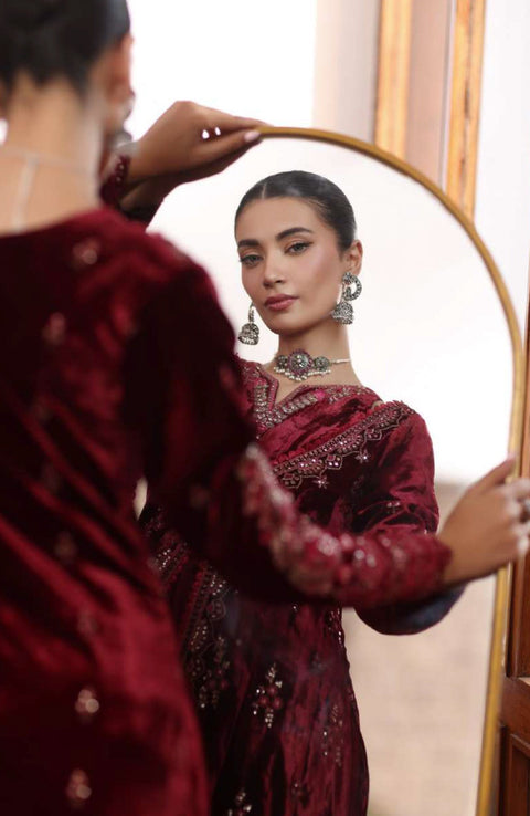 Sadiaasad - SUZAANIKARI WINTER SHAWL'24 BY NOOR BY SAADIA ASAD Embroidered Suits Unstitched 3 Piece - Winter Collection - aubranz.com