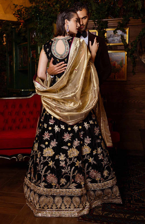 Mushq - Mushq Embroidered Velvet'24 Suit Unstitched 3 Piece - Winter Collection - aubranz.com