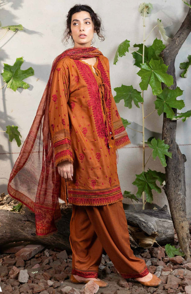 Sobia_Nazir - FALL EDIT COLLECTION'24 BY SOBIA NAZIR 3 PIECE UNSTITCHED WINTER - aubranz.com