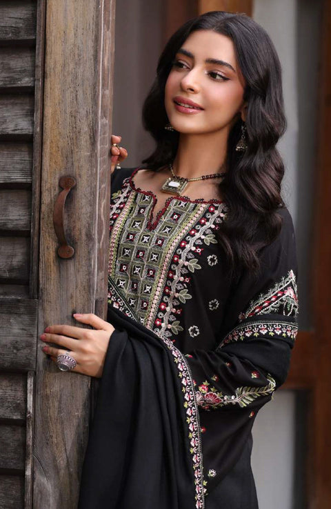 Sadiaasad - SUZAANIKARI WINTER SHAWL'24 BY NOOR BY SAADIA ASAD Embroidered Suits Unstitched 3 Piece - Winter Collection - aubranz.com