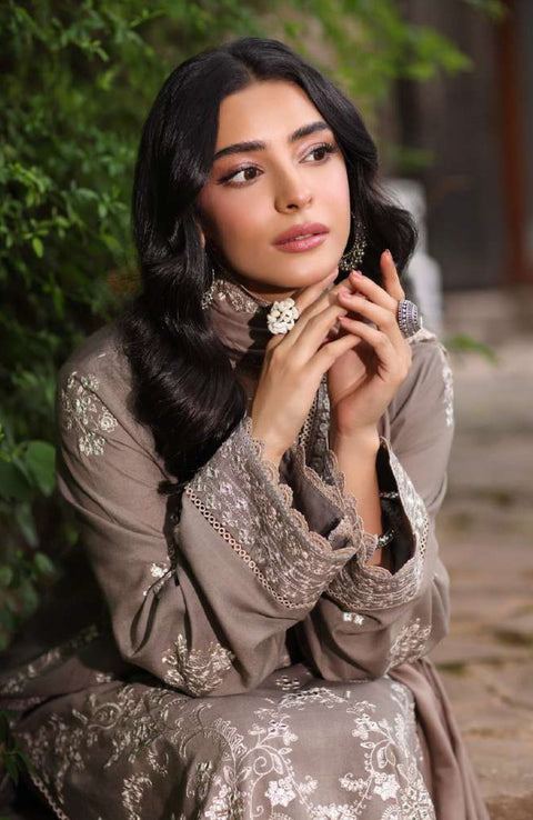 Sadiaasad - SUZAANIKARI WINTER SHAWL'24 BY NOOR BY SAADIA ASAD Embroidered Suits Unstitched 3 Piece - Winter Collection - aubranz.com