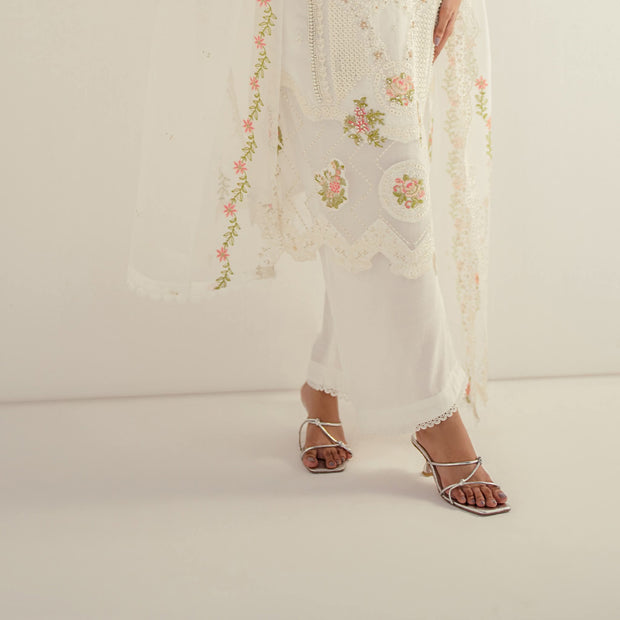 Guzel Luxury Bridal White Kurta with Pearl & Thread Work aubranz.com